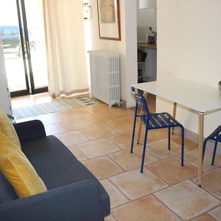 Agreable Appartement P2 Centre Ville Au Calme. Nîmes Exteriör bild